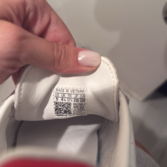 Kith x Adidas Samba OG 'Classics Program - White Red' - Picture 8 of 8